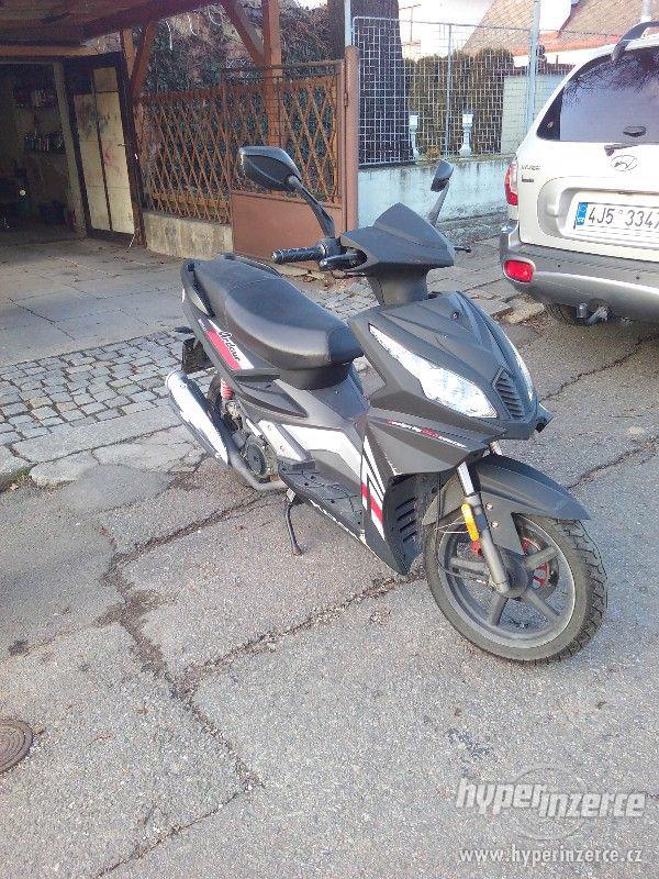 Skutr Maxon 125ccm - foto 2