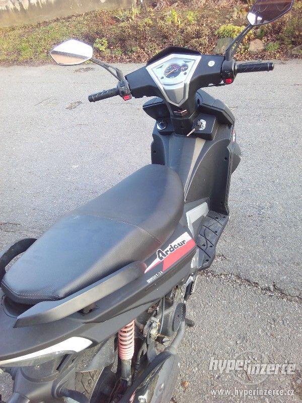 Skutr Maxon 125ccm - foto 4