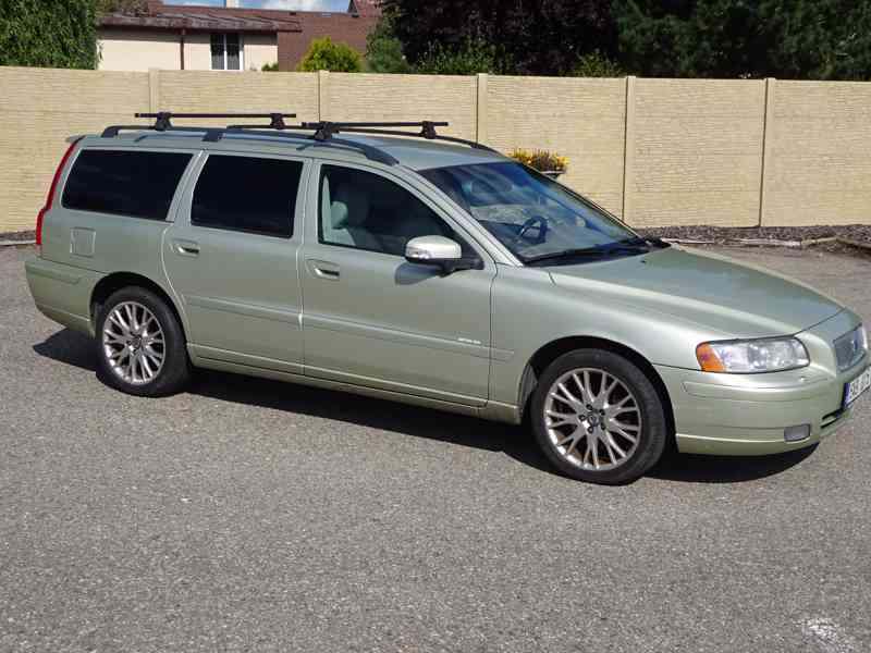 Volvo V70 2.5 tdi D5 r.v.2006 (136 kw) automat ČR - foto 2