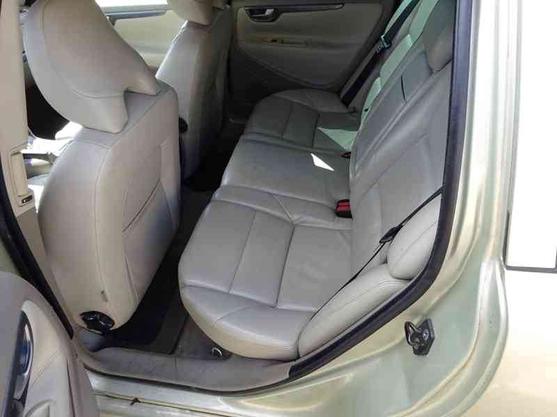 Volvo V70 2.5 tdi D5 r.v.2006 (136 kw) automat ČR - foto 11