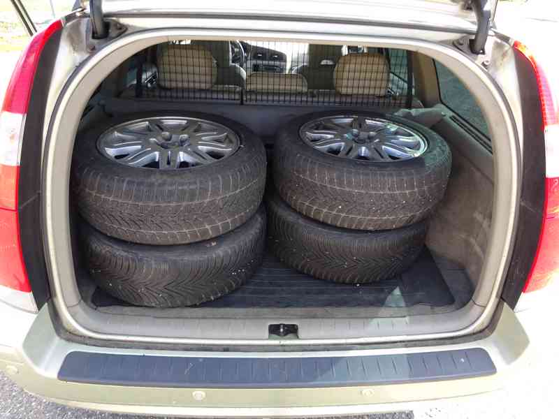 Volvo V70 2.5 tdi D5 r.v.2006 (136 kw) automat ČR - foto 13