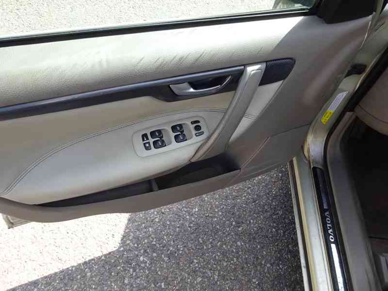 Volvo V70 2.5 tdi D5 r.v.2006 (136 kw) automat ČR - foto 6