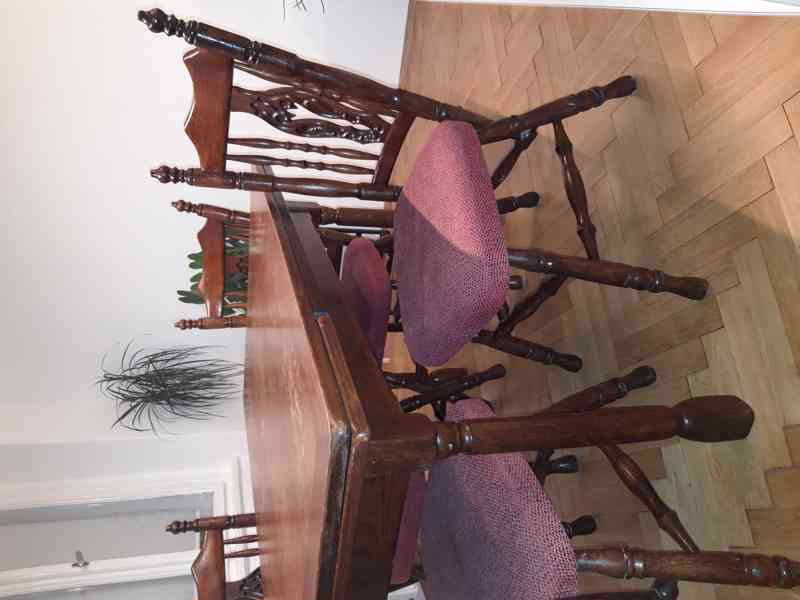 Stůl rozkládací dřevěný + 4 židle - foto 2