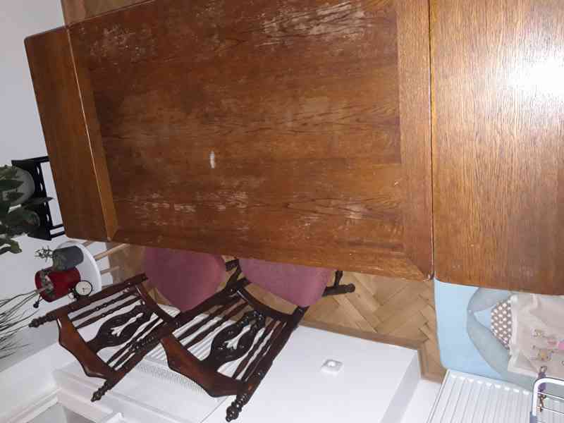 Stůl rozkládací dřevěný + 4 židle - foto 4