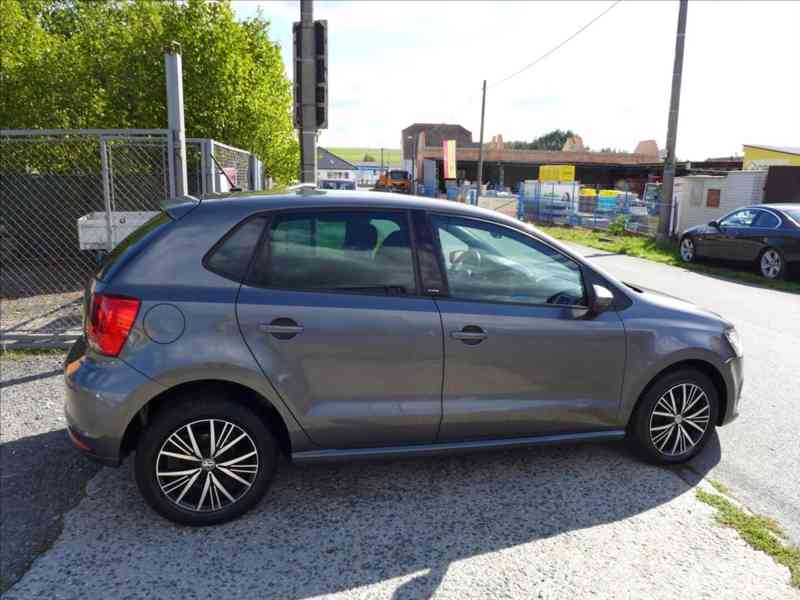 Volkswagen Polo 1,2 TSI HIGHLINE, 2X ALU KOLA - foto 4