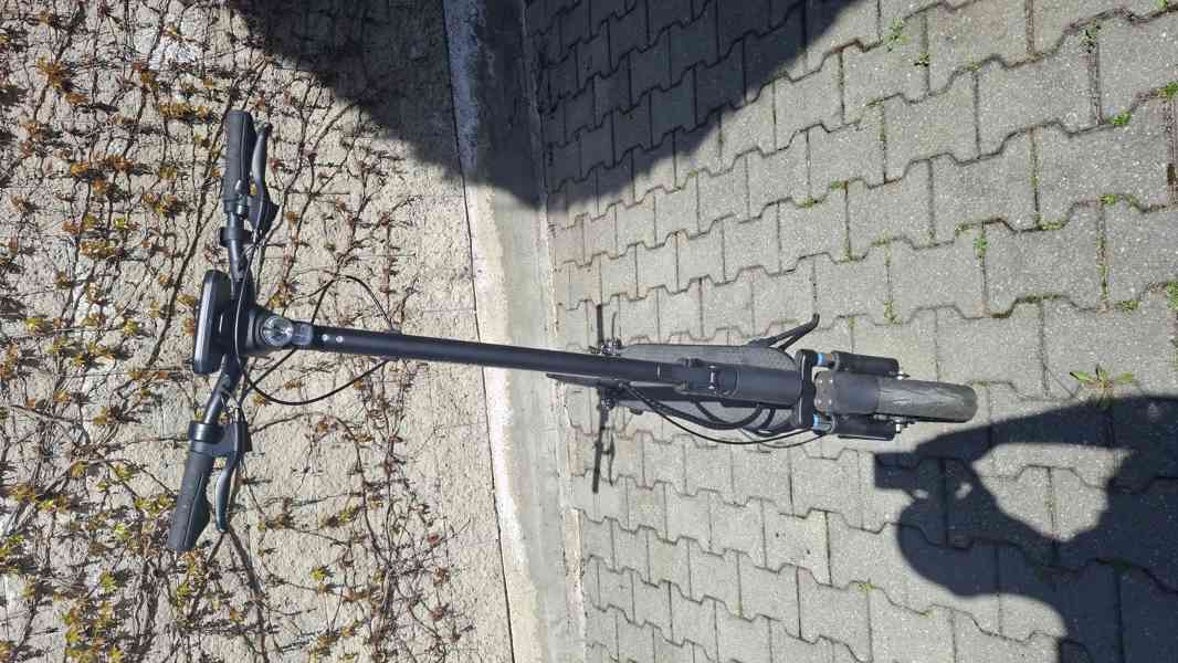 Elektrická koloběžka W-TEC Lambreto Max II 700W 10" - foto 9