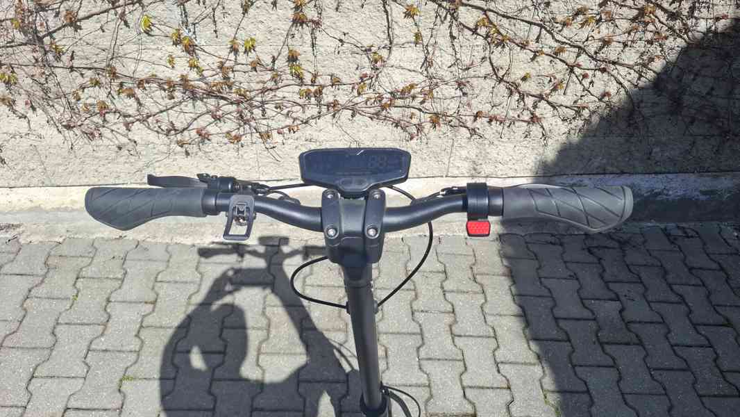 Elektrická koloběžka W-TEC Lambreto Max II 700W 10" - foto 5