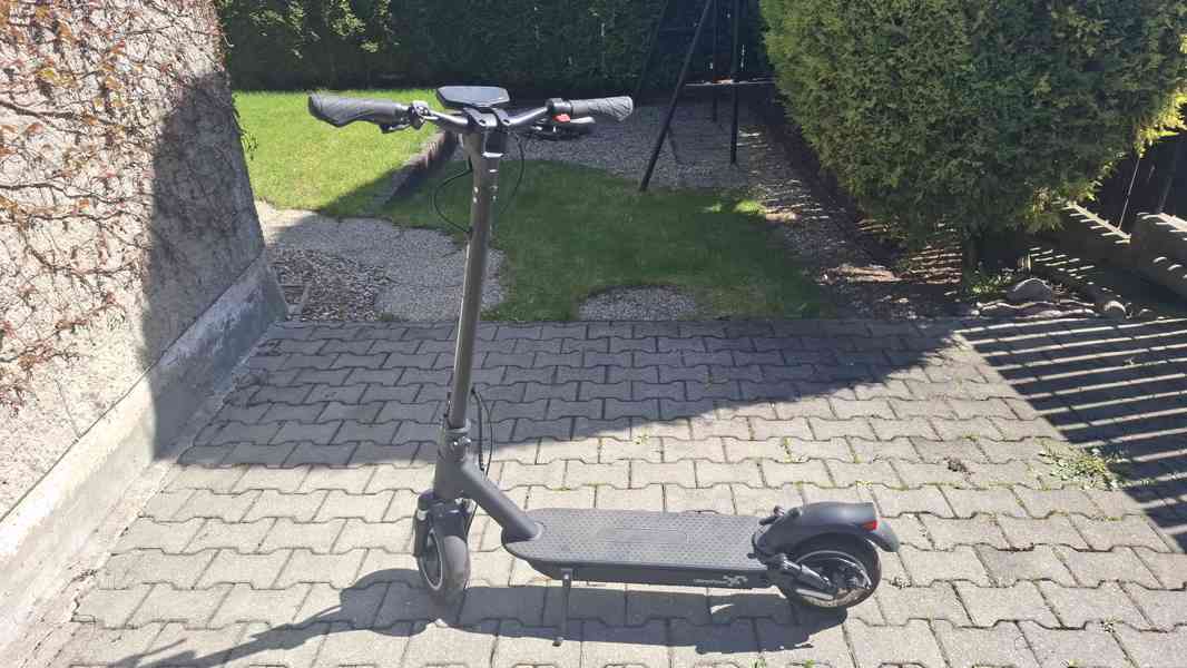 Elektrická koloběžka W-TEC Lambreto Max II 700W 10" - foto 2