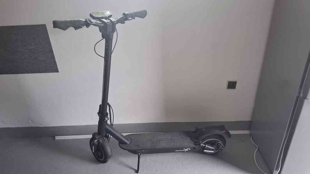 Elektrická koloběžka W-TEC Lambreto Max II 700W 10" - foto 4