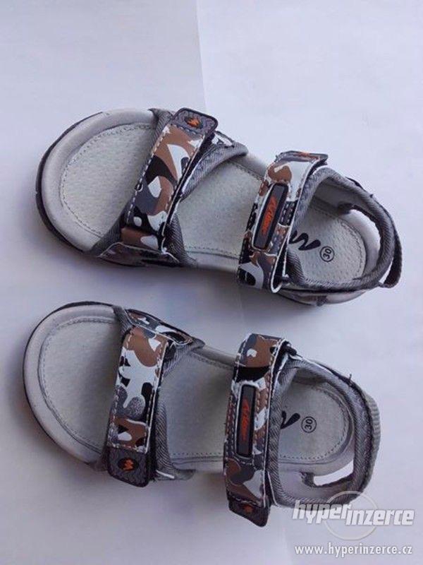 Chlapecké sandály šedý maskáč - foto 2
