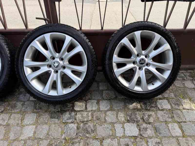 Škoda Superb 2,0   TDI 103Kw DSG - foto 17