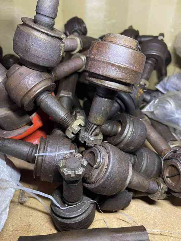 Čepy na rizeni  Belarus 952,1025,1221,bagr Belorus EO 2621 - foto 11