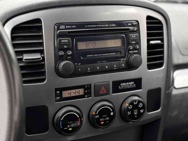 Suzuki Grand Vitara 2,5i V6 benzín 116kw - foto 20