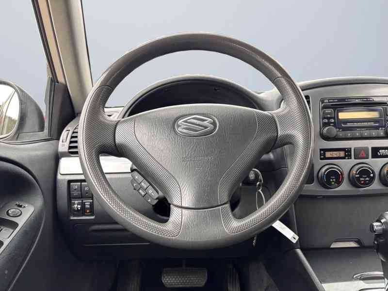 Suzuki Grand Vitara 2,5i V6 benzín 116kw - foto 17