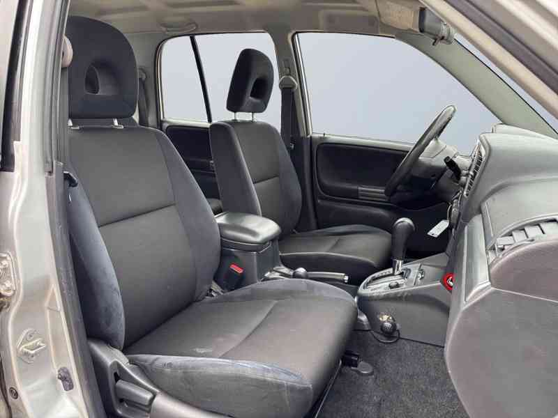 Suzuki Grand Vitara 2,5i V6 benzín 116kw - foto 6