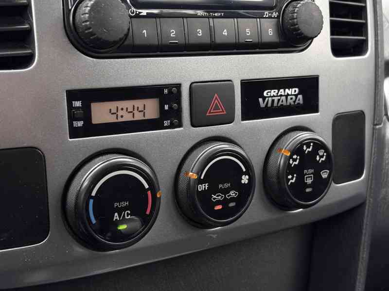 Suzuki Grand Vitara 2,5i V6 benzín 116kw - foto 18
