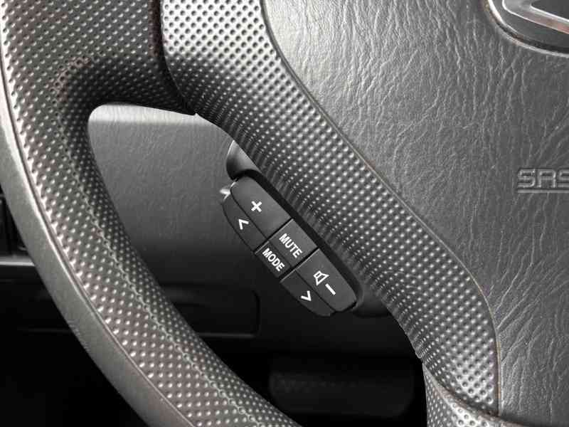 Suzuki Grand Vitara 2,5i V6 benzín 116kw - foto 19