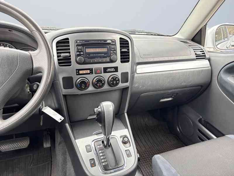 Suzuki Grand Vitara 2,5i V6 benzín 116kw - foto 12