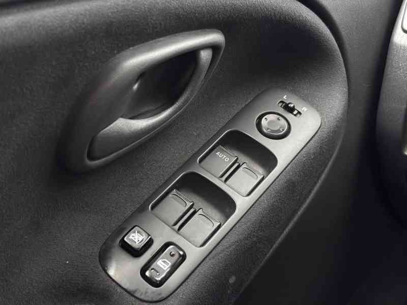 Suzuki Grand Vitara 2,5i V6 benzín 116kw - foto 24