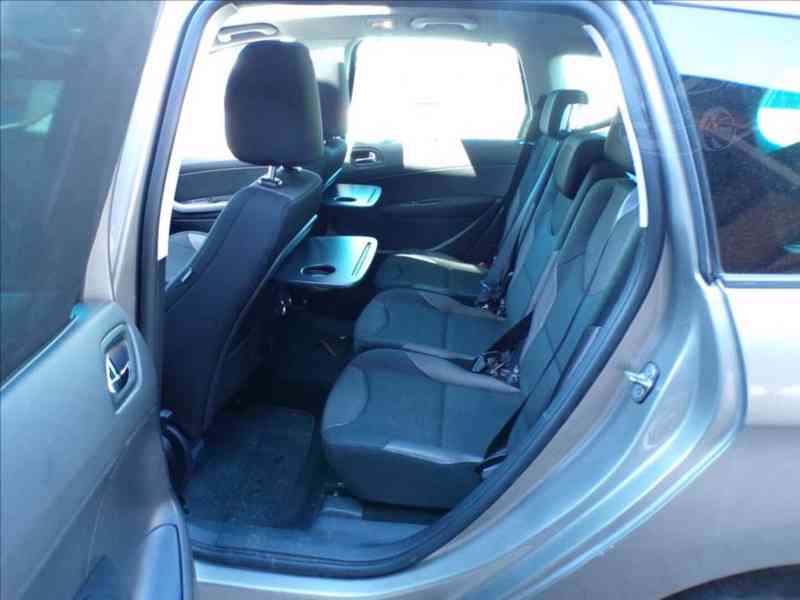 Peugeot 308 1,6 HDi KLIMATIZACE - foto 9