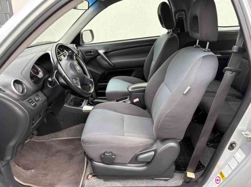 Toyota RAV 4 2.0i 4x4 benzín 110kw - foto 12