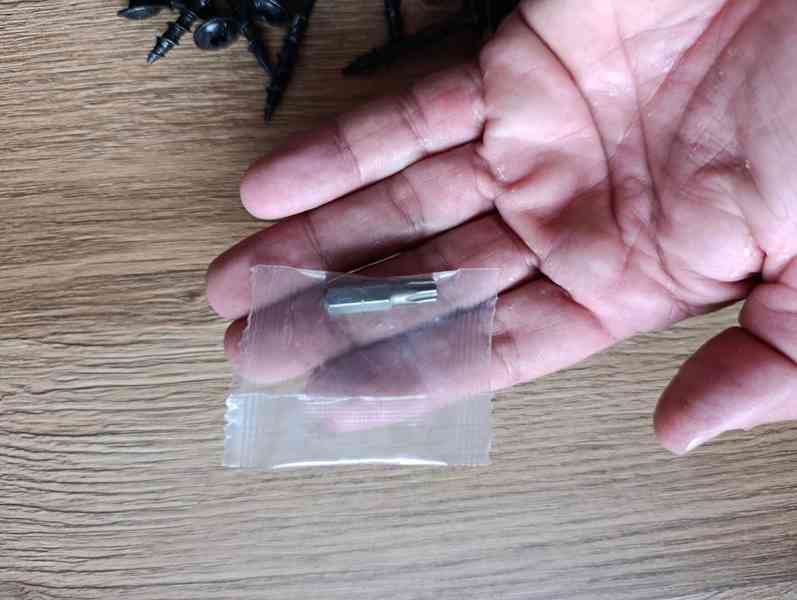 Tesařské vruty s talířovou hlavou, ČERNÝ zinek, torx +bit - foto 8
