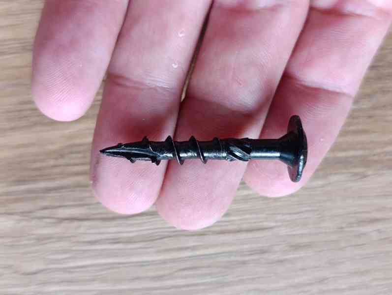 Tesařské vruty s talířovou hlavou, ČERNÝ zinek, torx +bit - foto 9