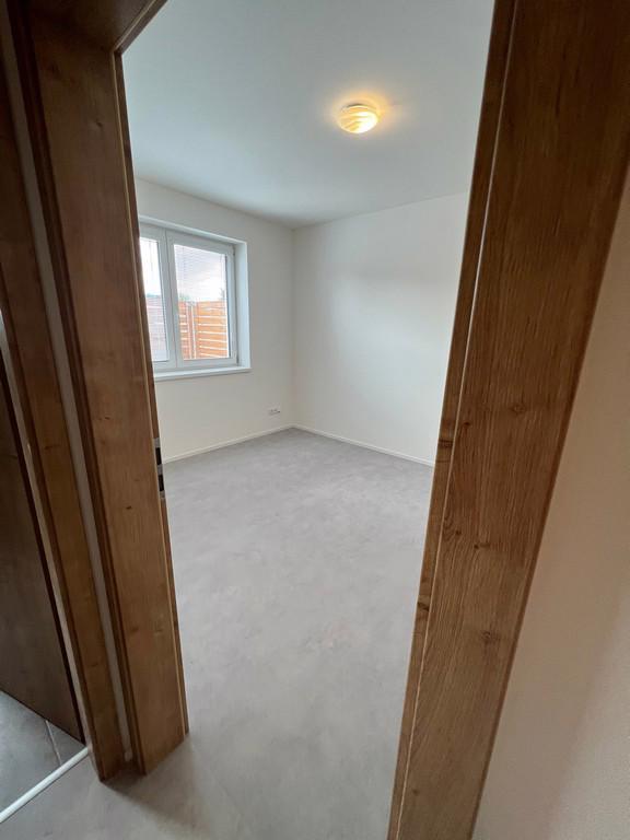 PRONÁJEM BYTU 2+KK S TERASOU A PARKOVACÍM STÁNÍM, JINAČOVICE - foto 16