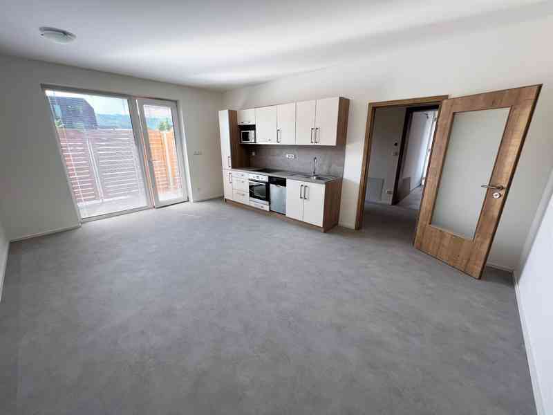 PRONÁJEM BYTU 2+KK S TERASOU A PARKOVACÍM STÁNÍM, JINAČOVICE - foto 10