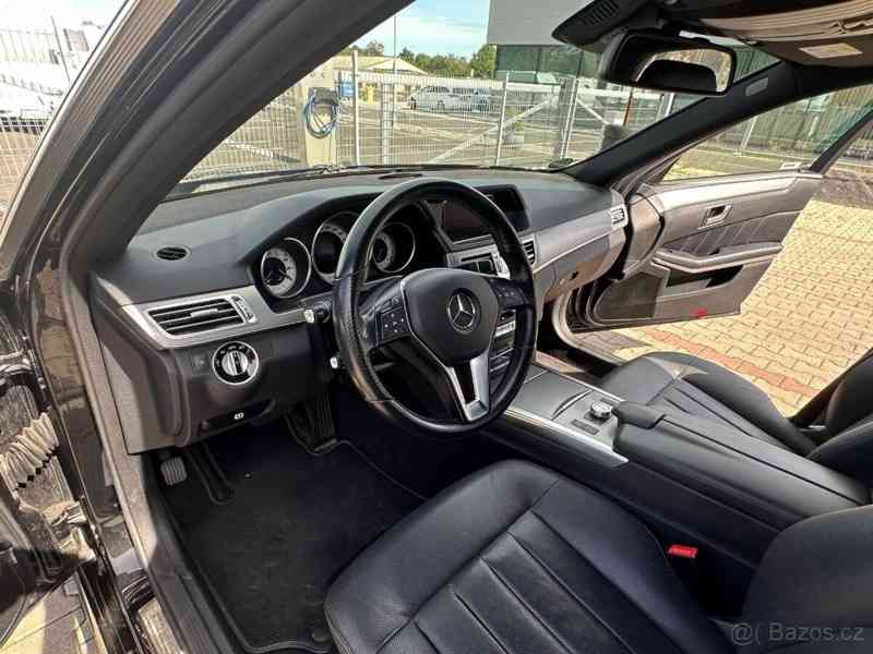 Mercedes-Benz Třídy E 2,5 - foto 17