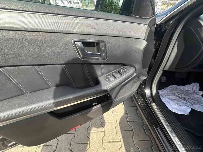 Mercedes-Benz Třídy E 2,5 - foto 13