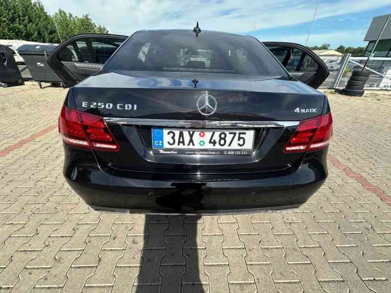 Mercedes-Benz Třídy E 2,5 - foto 11