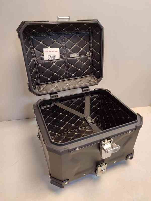 Zadní kufr na motorku + platle - foto 3