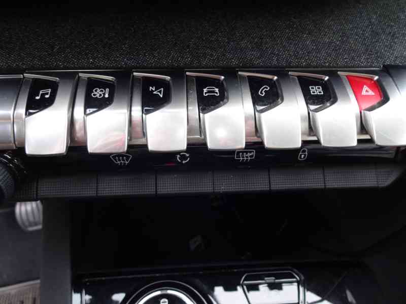 Peugeot 3008 1.2 PureTech 96 kW - foto 18