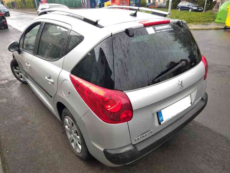 Peugeot 207 1.4 SW - foto 2