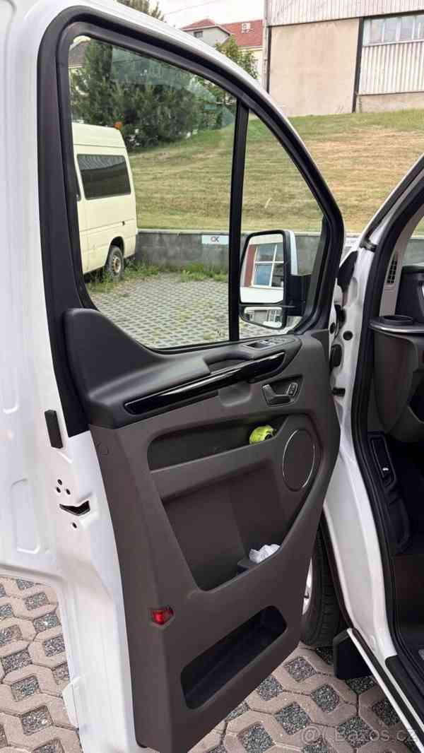 Ford Tourneo Custom 2,0   96kw L2 2021 - foto 12