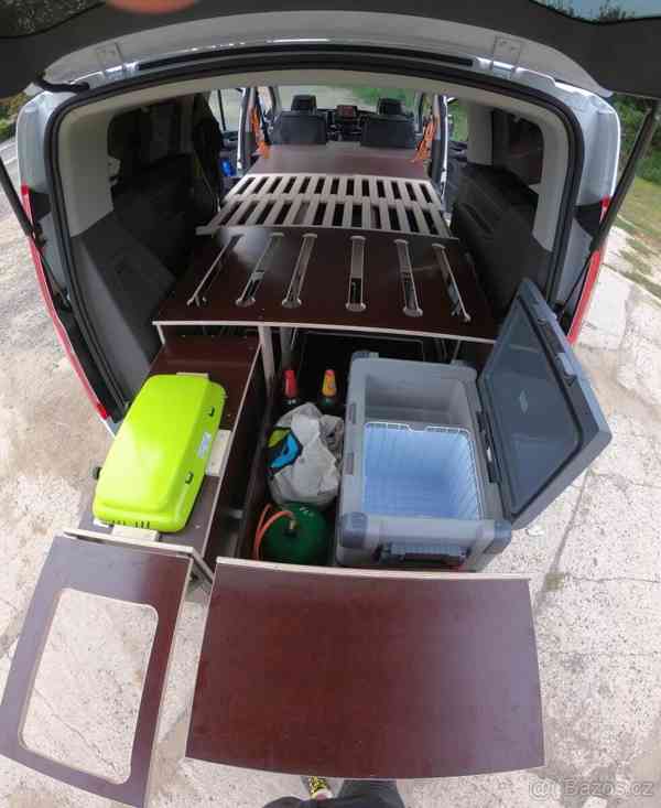 Ford Tourneo Custom 2,0   96kw L2 2021 - foto 20