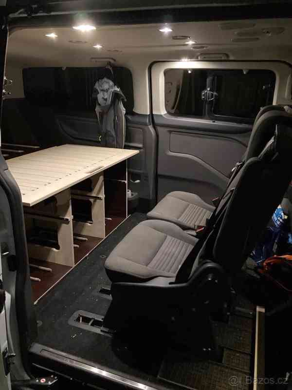 Ford Tourneo Custom 2,0   96kw L2 2021 - foto 17