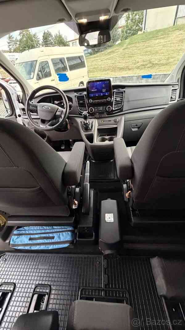 Ford Tourneo Custom 2,0   96kw L2 2021 - foto 14