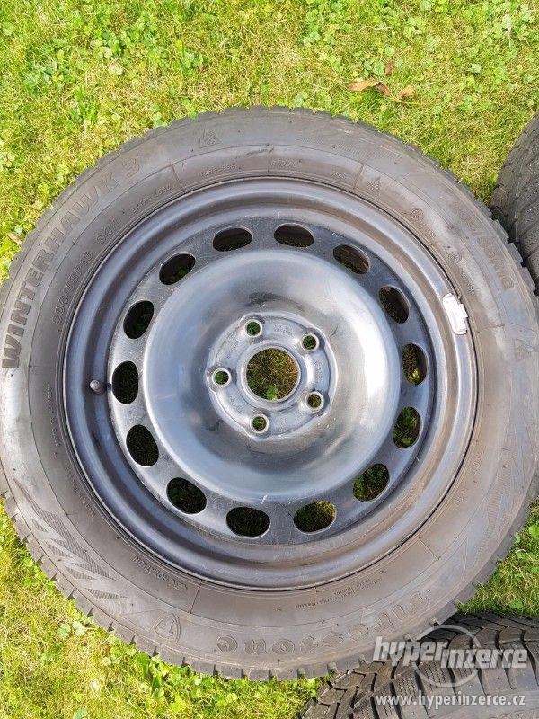 Sada zimních pneu s plechovými disky 205/55 R16 - foto 6