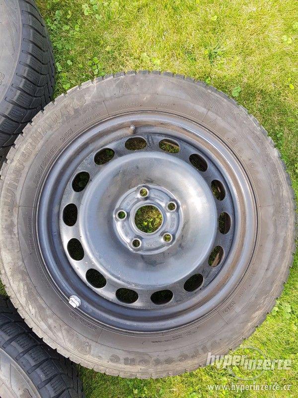 Sada zimních pneu s plechovými disky 205/55 R16 - foto 9