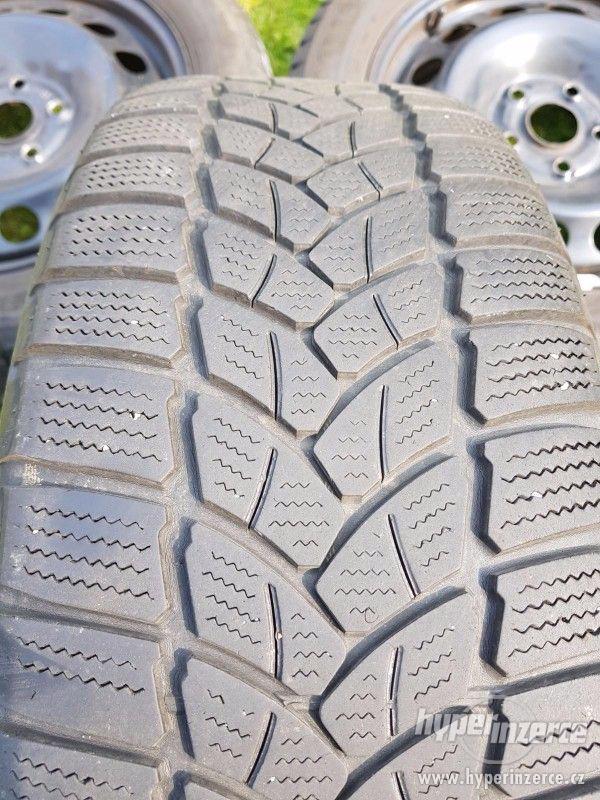 Sada zimních pneu s plechovými disky 205/55 R16 - foto 20
