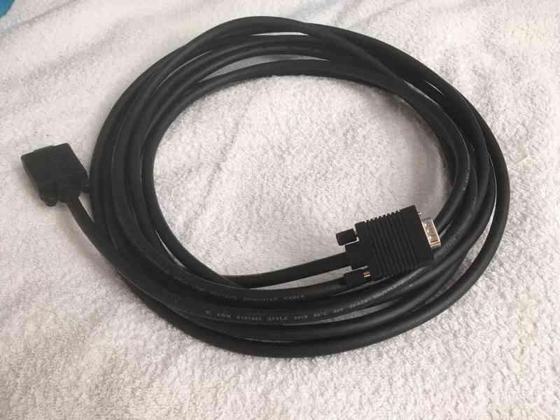 VGA kabel propojovací M/M 5m stíněný Ferrity DDC2      