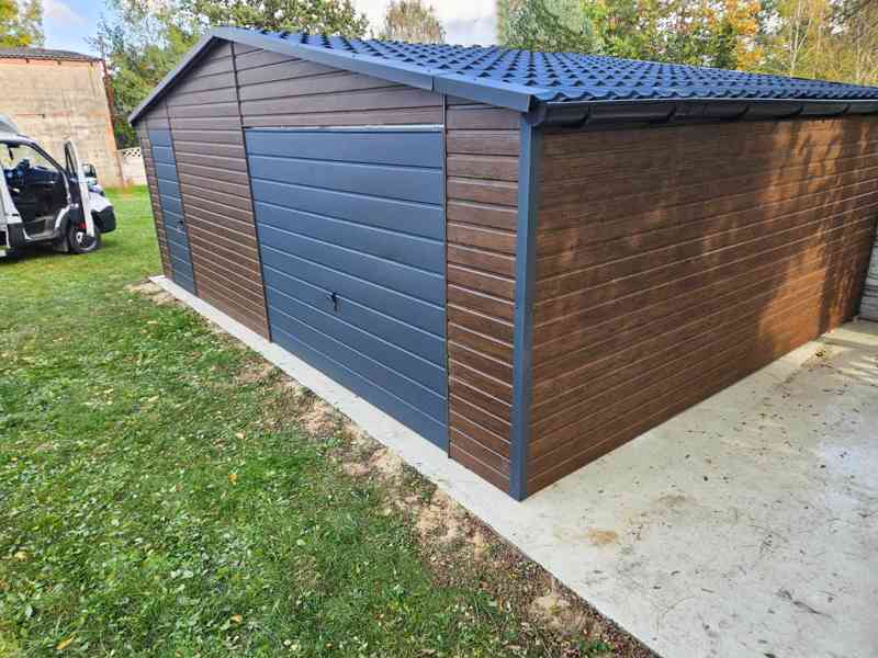Plechova garáž 7x5m - výklopná vrata - dveře - 2x okno TS875 - foto 3