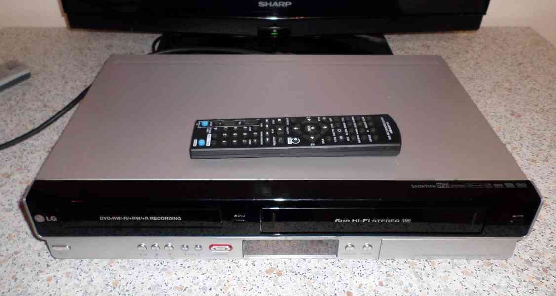 📼>📀VHS-DVD rekordér LG RC338 - foto 2