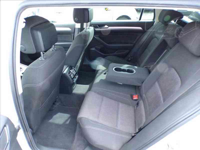 Volkswagen Passat 2,0 TDI DSG - foto 11