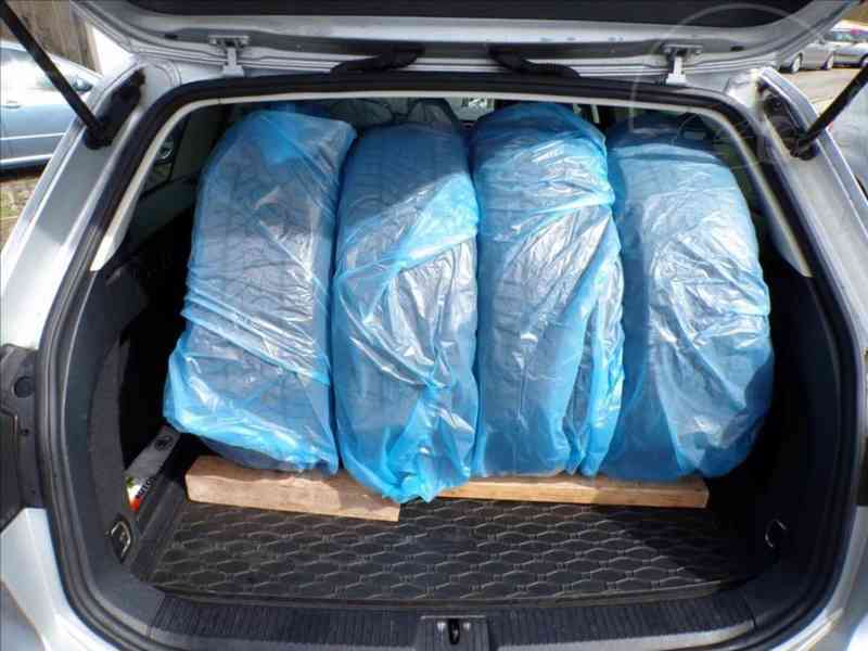 Volkswagen Passat 2,0 TDI DSG - foto 12