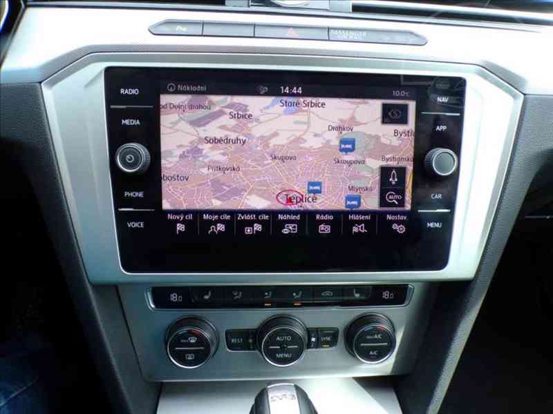 Volkswagen Passat 2,0 TDI DSG - foto 7