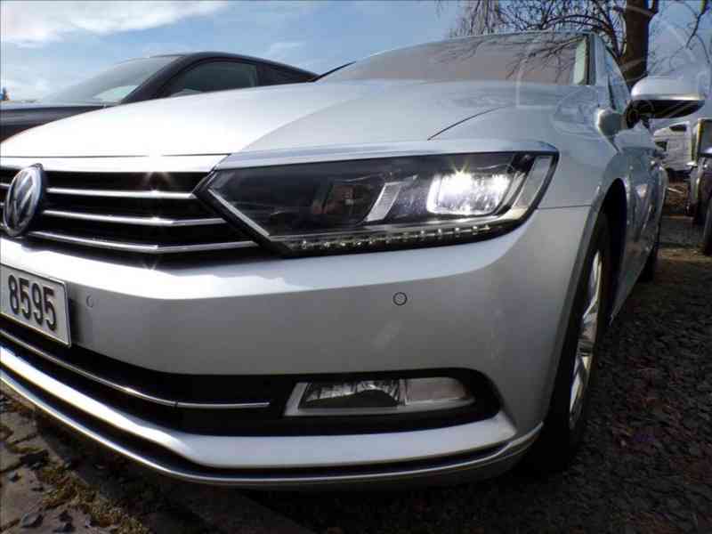 Volkswagen Passat 2,0 TDI DSG - foto 17