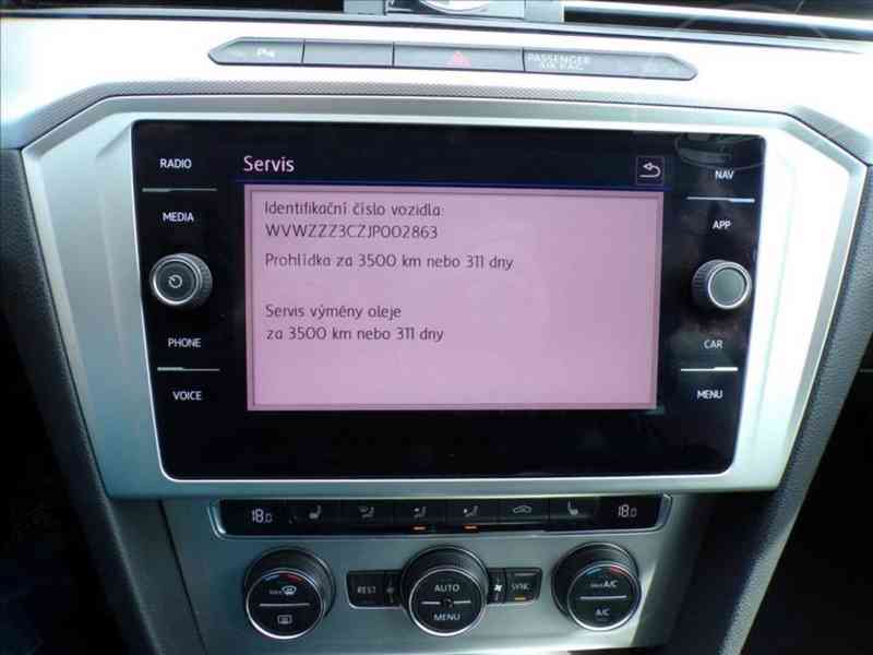 Volkswagen Passat 2,0 TDI DSG - foto 8